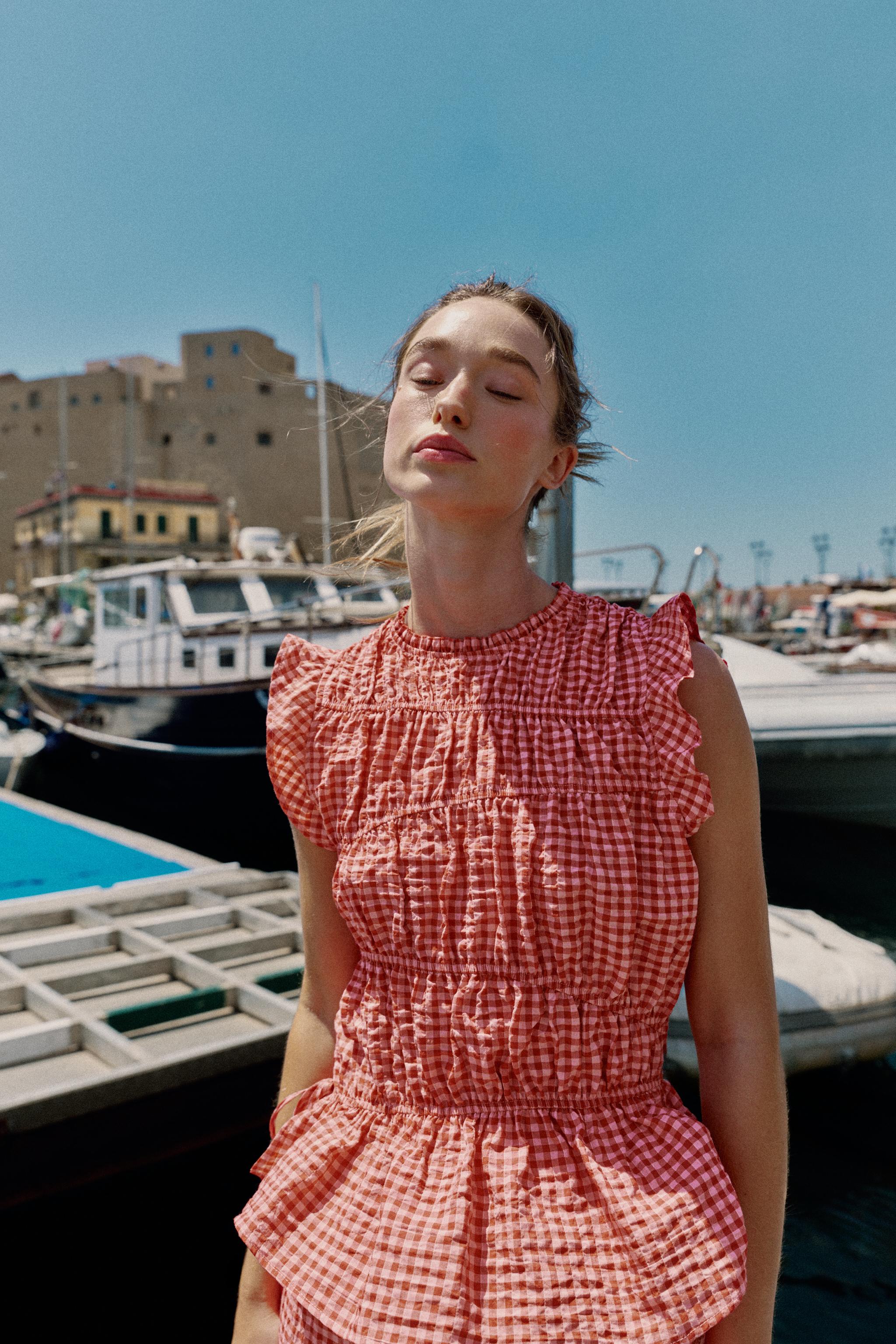 GINGHAM RUCHED TOP
